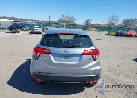 2017 Honda Hr-V Lx z USA, uszkodzony, nr VIN 3CZRU6H37HG705585